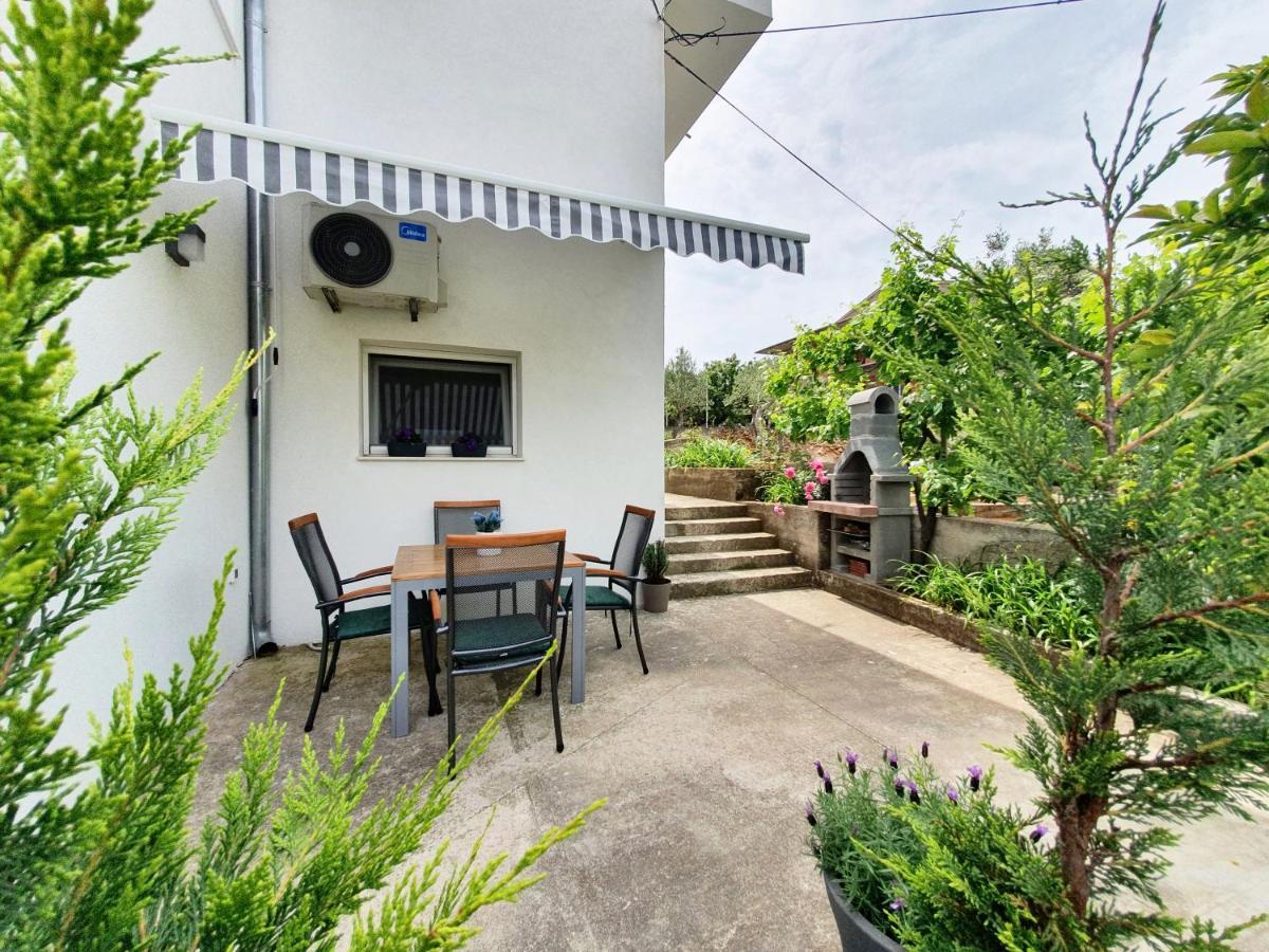Apartmani Daniela Murter Exterior photo