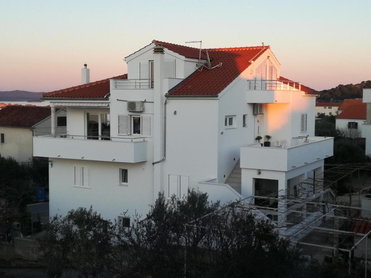 Apartmani Daniela Murter Exterior photo